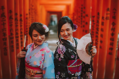 Kyoto: Fushimi Inari Shrine Private Photoshoot (Premium)