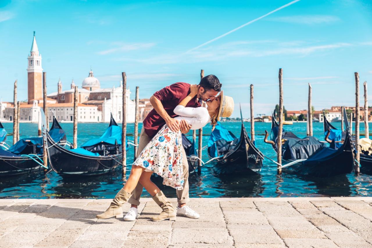 Venice: Professional photoshoot at the Piazza San Marco (Premium)