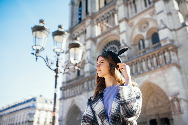 Paris: Professional photoshoot at Notre Dame (VIP)