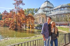 Madrid: Professional photoshoot at Retiro Park (Premium)