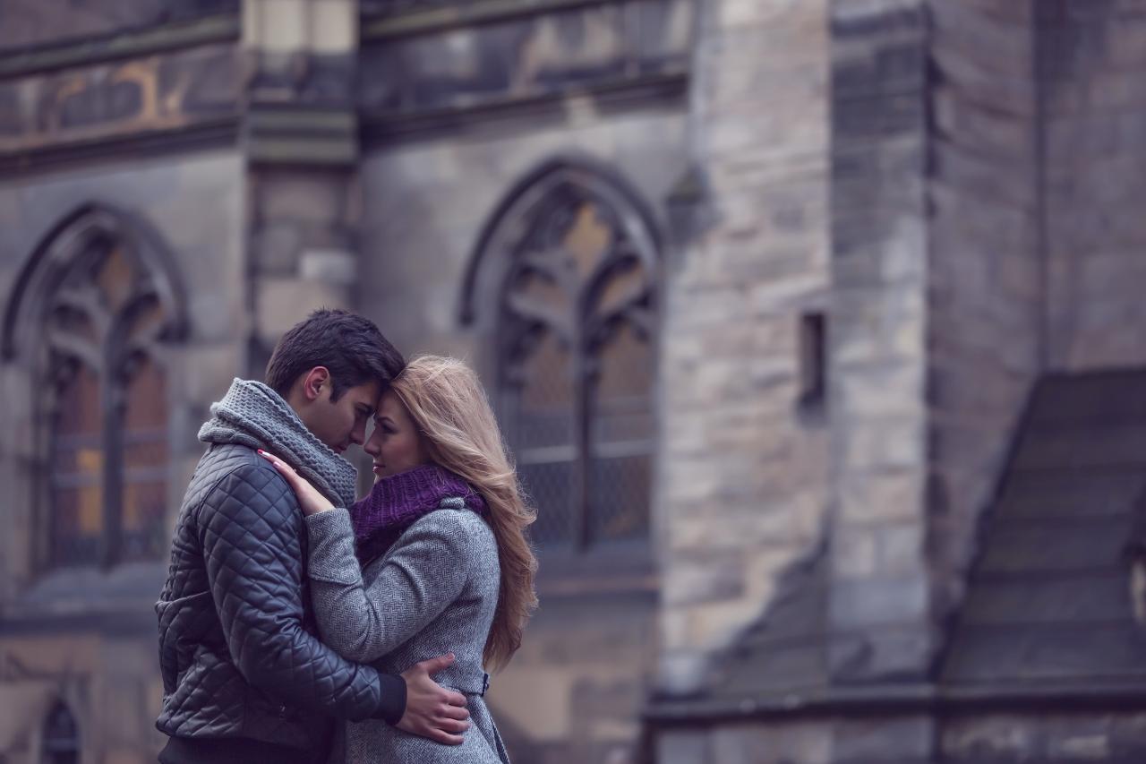 Edinburgh: Romantic Couples Professional Photoshoot (Premium)