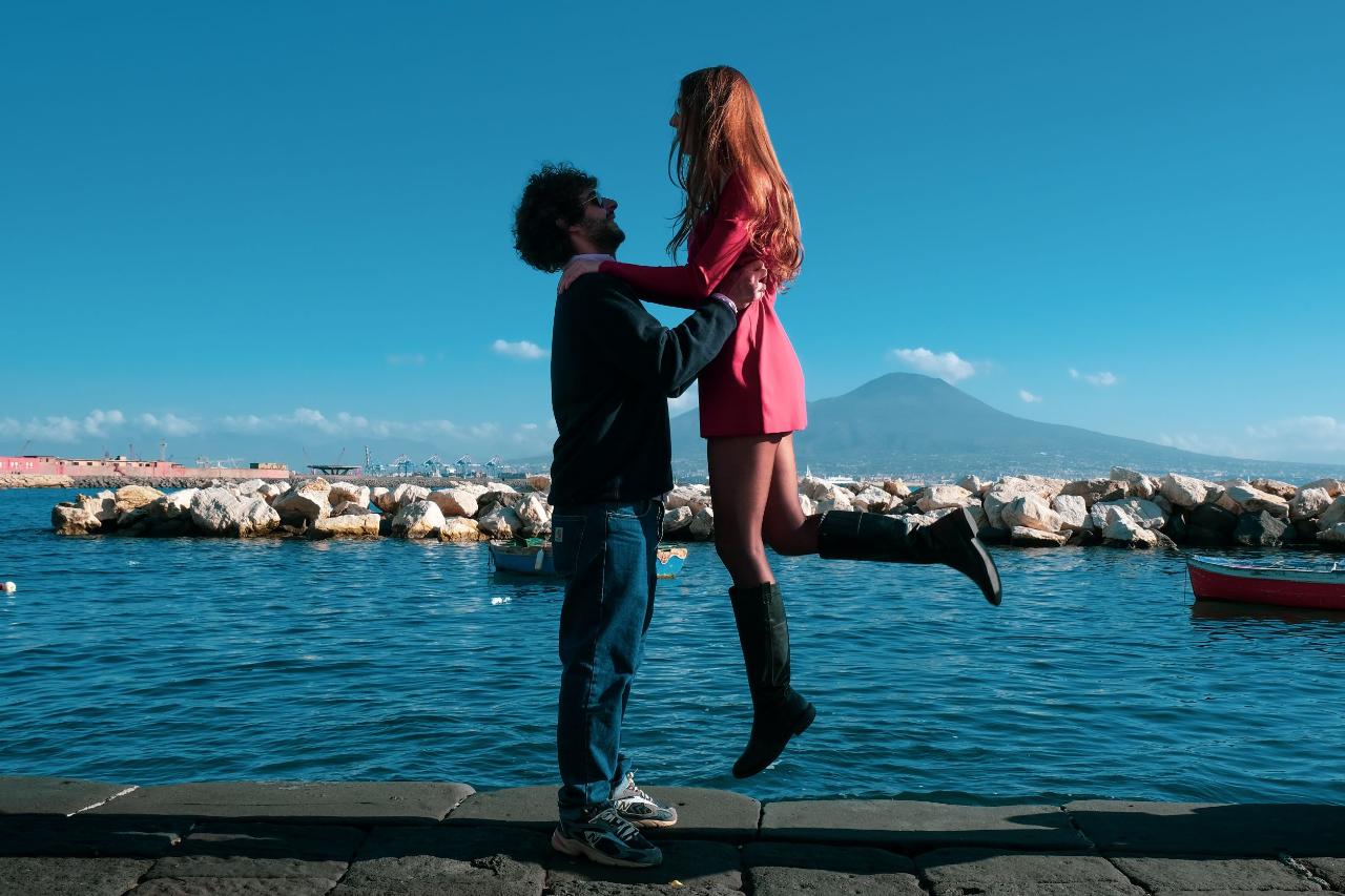 Naples: Professional photoshoot at Piazza del Plebiscito & Lungomare (Premium)