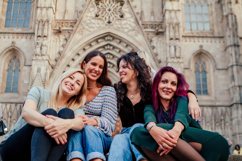 Barcelona: Professional photoshoot at Gothic Quarter (Premium)