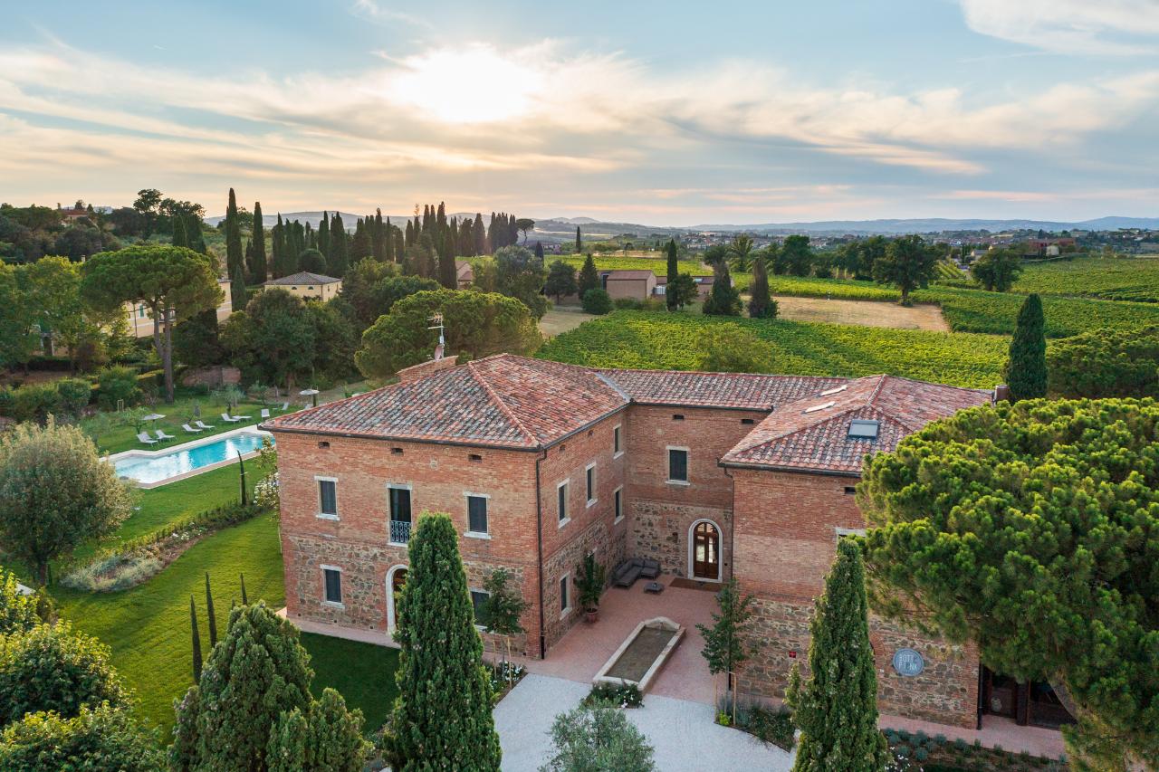 Fattoria Svetoni Wine Resort: Private and Tuscan Wine Tasting in Montepulciano — Chianti Classico - Photo 9