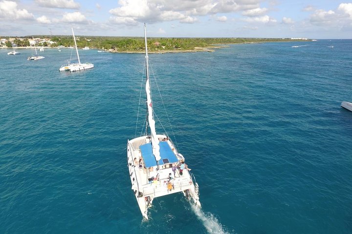 SAONA ISLAND DAY TRIP WITH LUNCH AND OPEN BAR | PUNTA CANA, DOMINICAN REPUBLIC