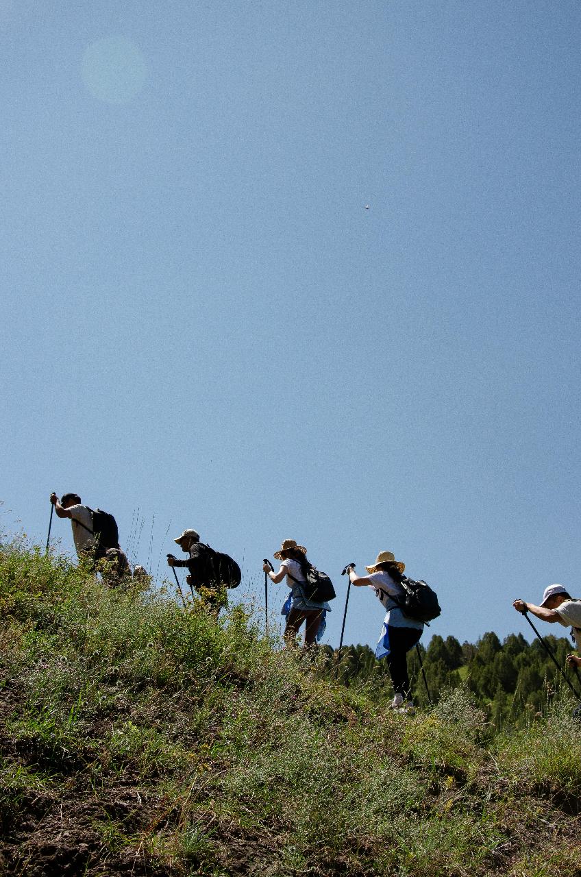 Unveiled Cannes : Exclusive Hike to La Croix des Gardes