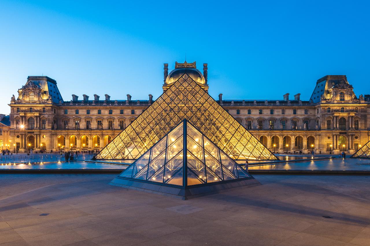 Paris in a Day: Guided Louvre, Eiffel Tower & Seine Cruise