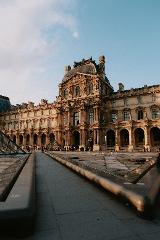 Paris Elegance: Opéra, Perfume & Champagne Airbnb