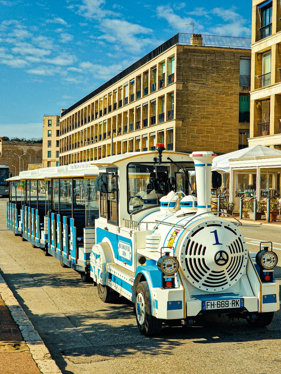 Antibes Panoramic Train Experience & Nice Guided Walking Tour