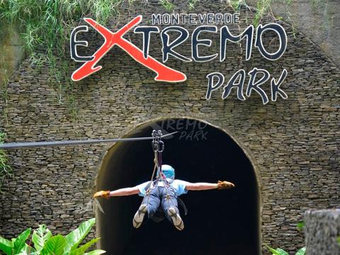 Monteverde Extremo Canopy Tour