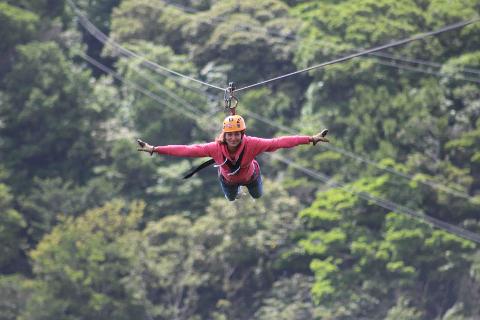 100% Aventura Zipline Tour-Transport Included