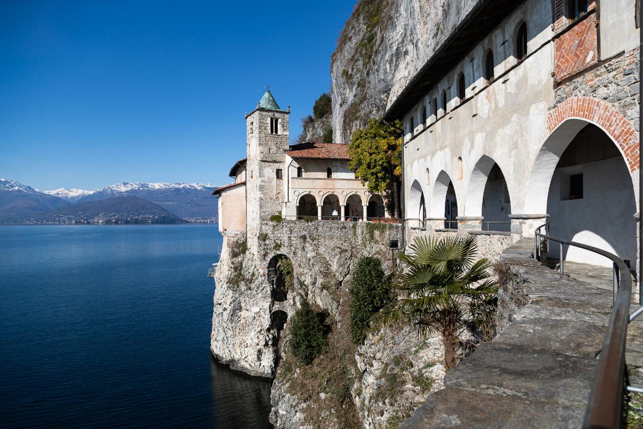 Hotel Zust: Gita in barca all' Eremo di Santa Caterina dal Sasso, da Isolino