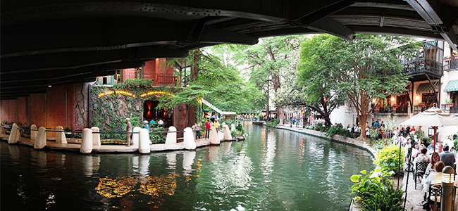 Christmas on the Riverwalk with Fredericksburg