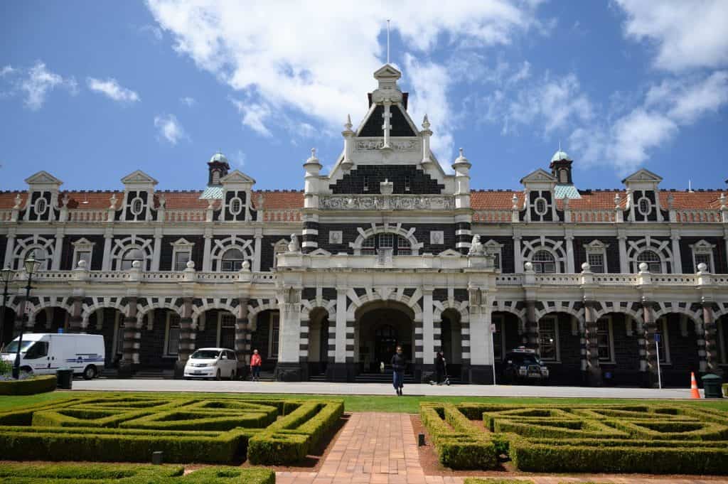 Dunedin City and Harbour Highlights - Mixed Tour