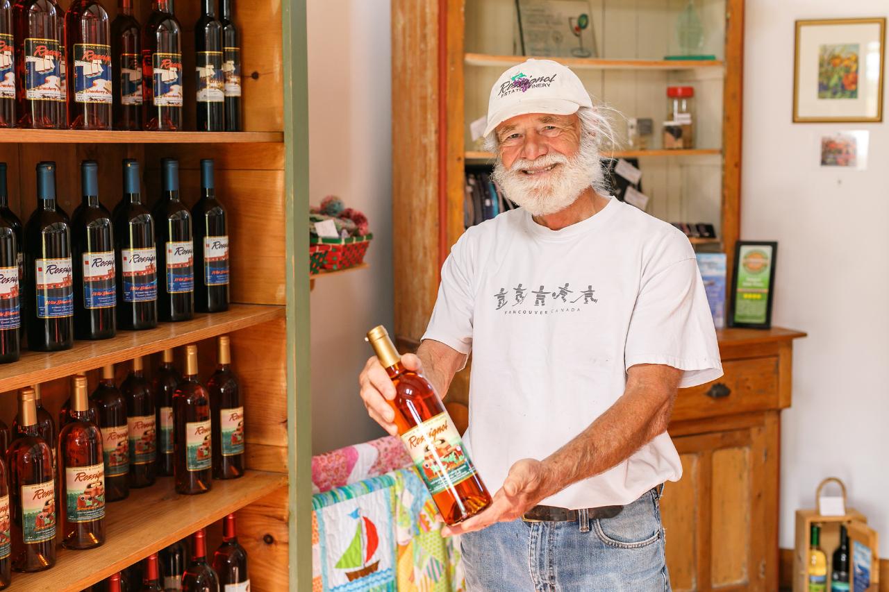 Sip & See PEI: Winery, Cidery & Lighthouse Tour