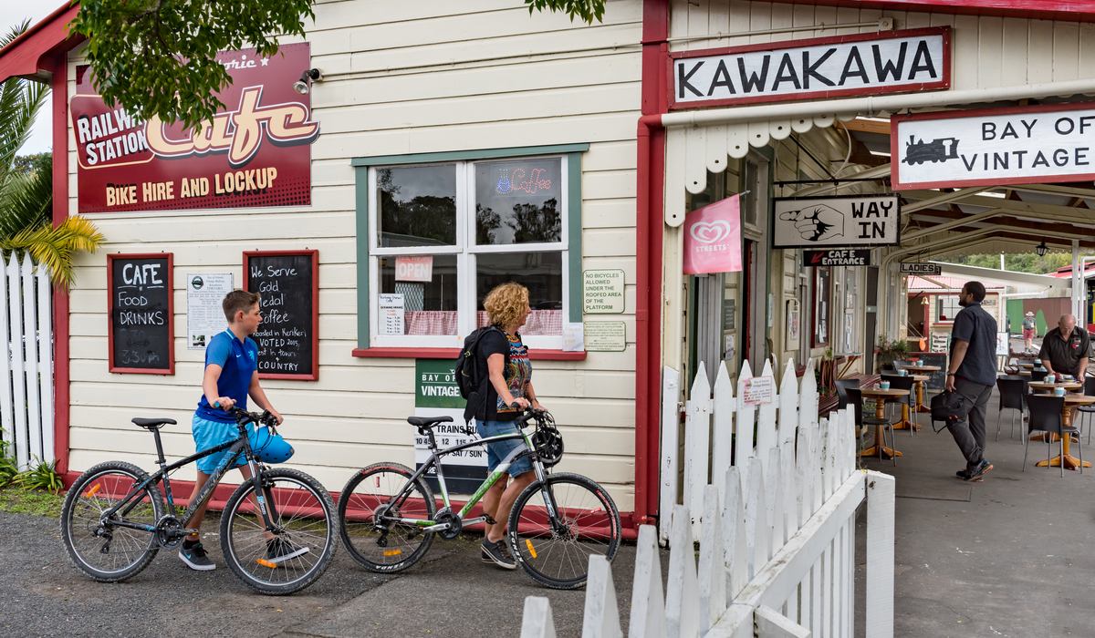 1 Day with standard bike - Kaikohe HQ - downhill to either coast