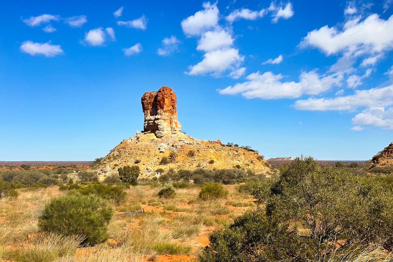 Chambers Pillar & Rainbow Valley Day Tour