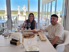 2 hour Wine Tour, Vineyard Walk, 6 Wine Tasting & Pizza