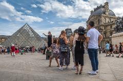 Louvre Museum Guided Tour (Reserved Entry Included!) - Semi-Private 8ppl Max