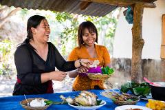 Traditional Balinese Cooking Class & Meal in a Multi-Generational Family Home