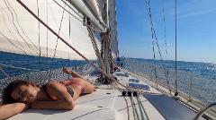 Sailing reach to Oeiras