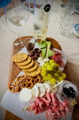 Tapas & Tablas de quesos y charcutería
