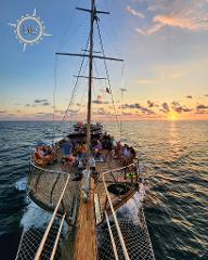 Morning or Sunset Sail on Brisa Elegante Wooden Sailboat from Quepos, Marina Pez Vela