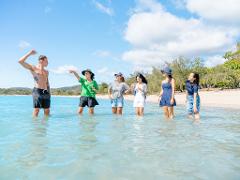 Cape Gloucester Escape – Coastal Bars, Beaches & Whitsunday Views