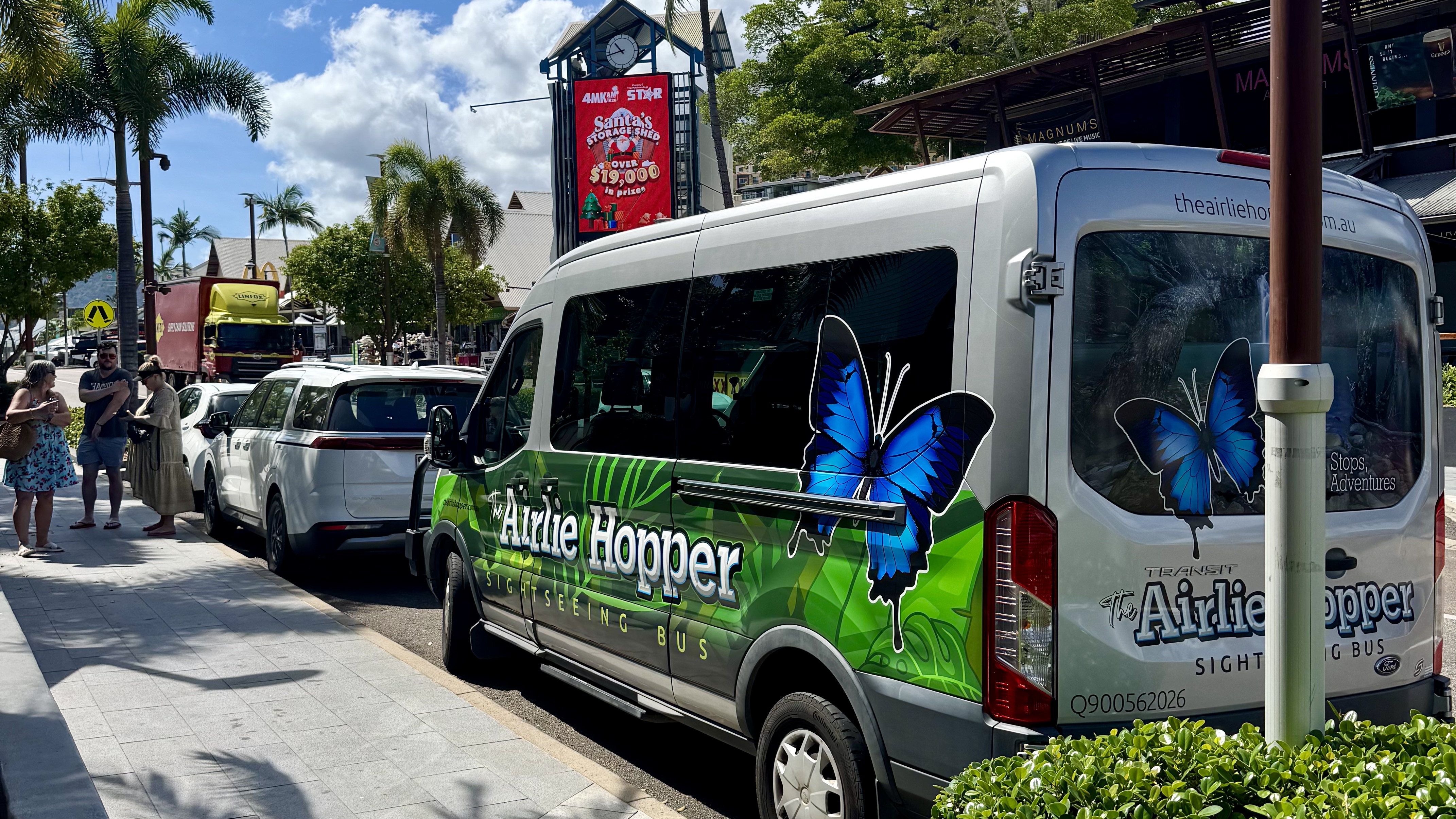 The Airlie Hopper Sightseeing Bus (Cruise ship friendly)