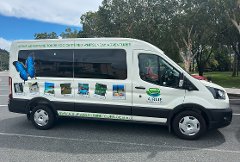 The Airlie Sightseeing Bus / The Mainland Explorer 