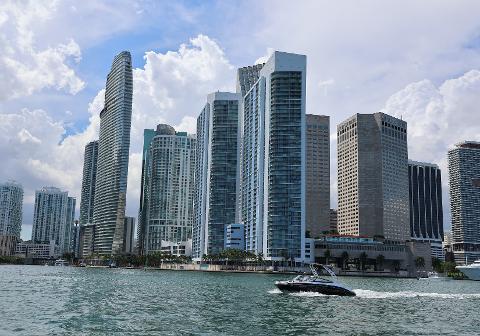 CRUISING THE INTRACOASTAL TO FORT LAUDERDALES, MIAMI & BISCAYNE BAY (2 DAYS) 