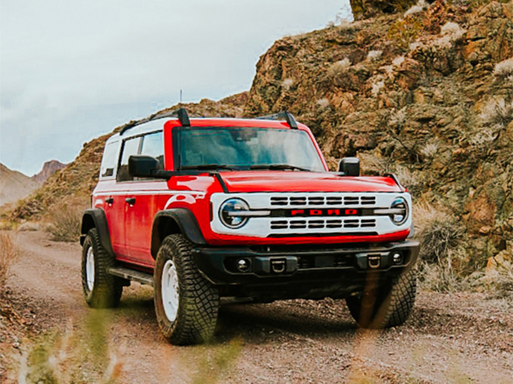 2023 BRONCO HERITAGE - Lucy - Race Red