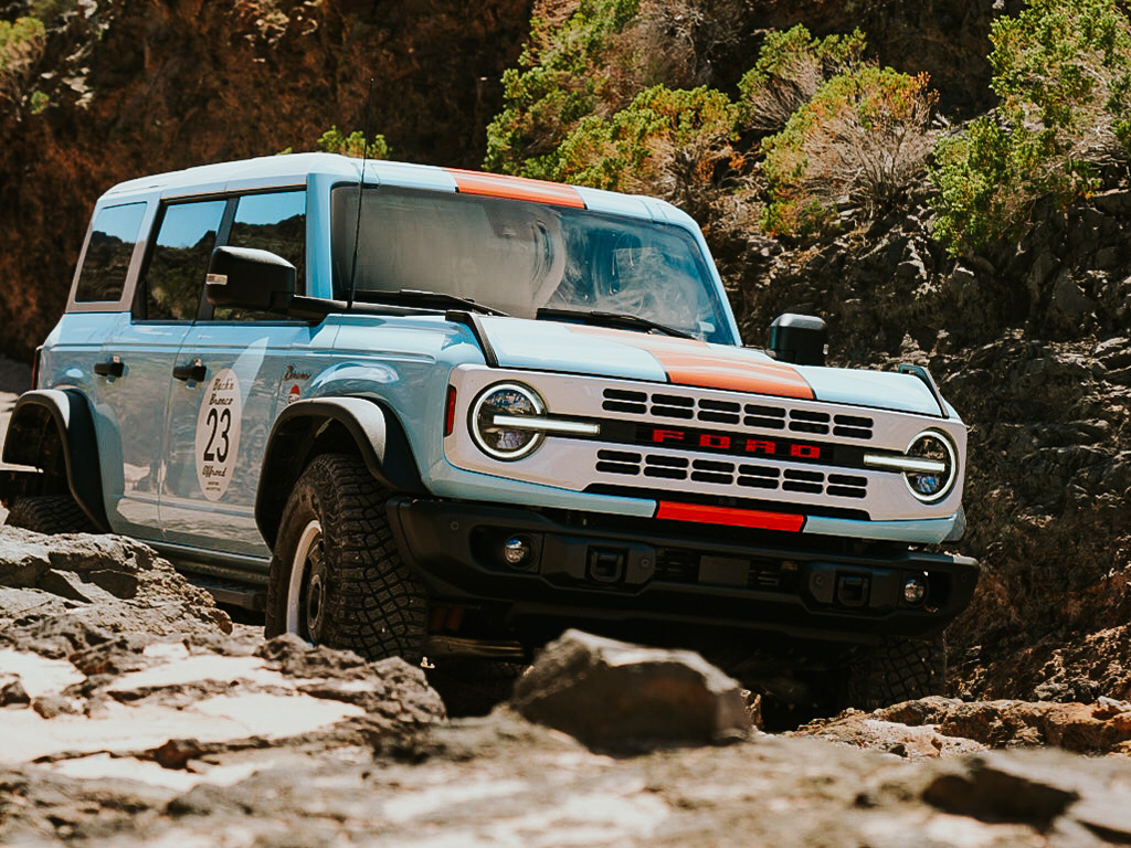 2023 BRONCO HERITAGE LIMITED EDITION - Robbin - Robins Egg Blue