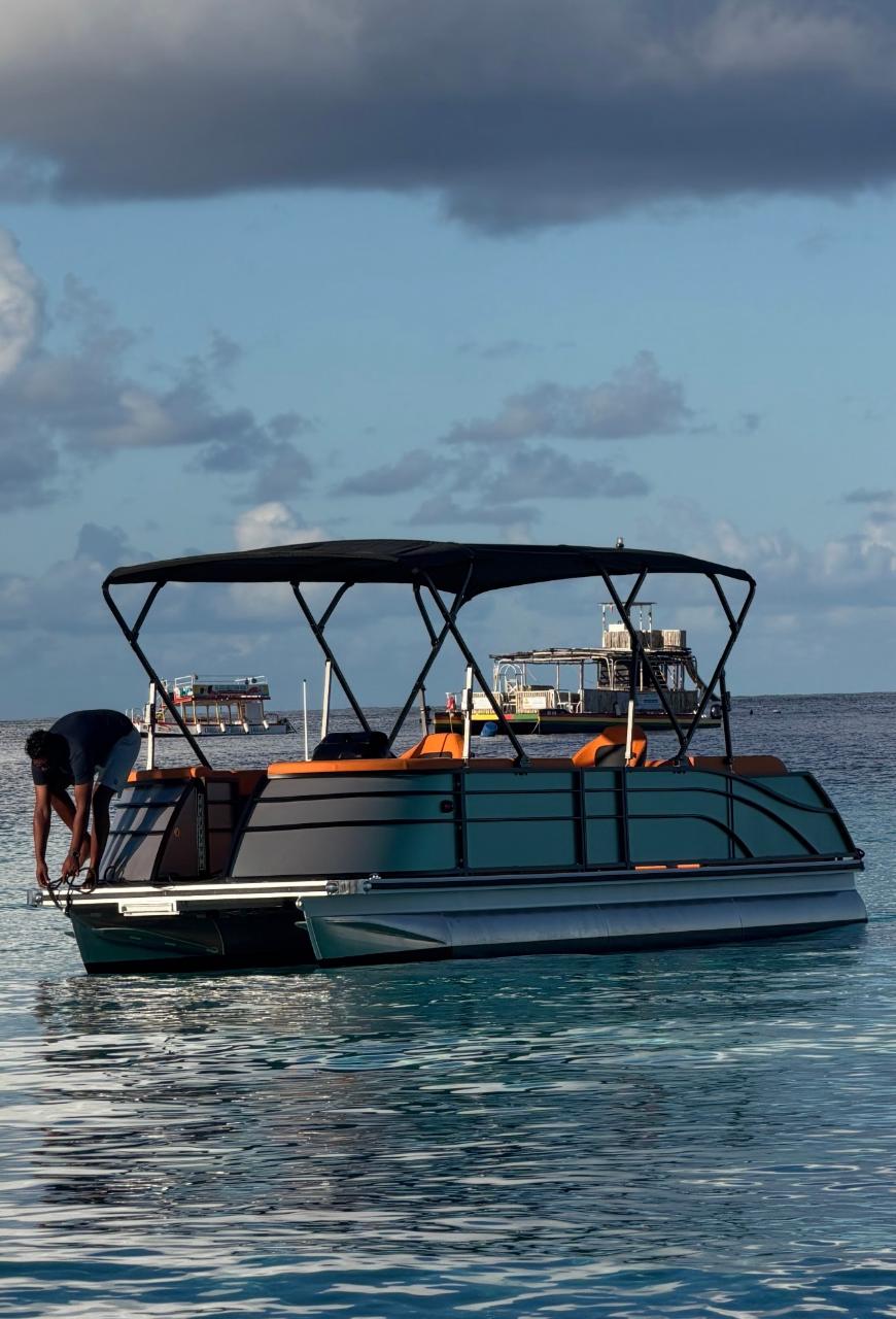 Aria’s Sip Sail and Snorkel Cruise