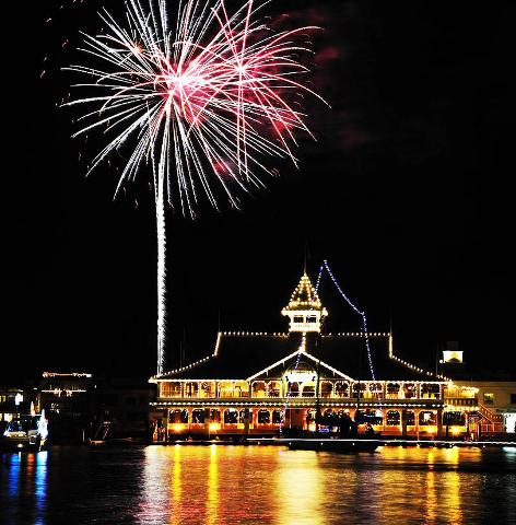 newport holiday light cruise