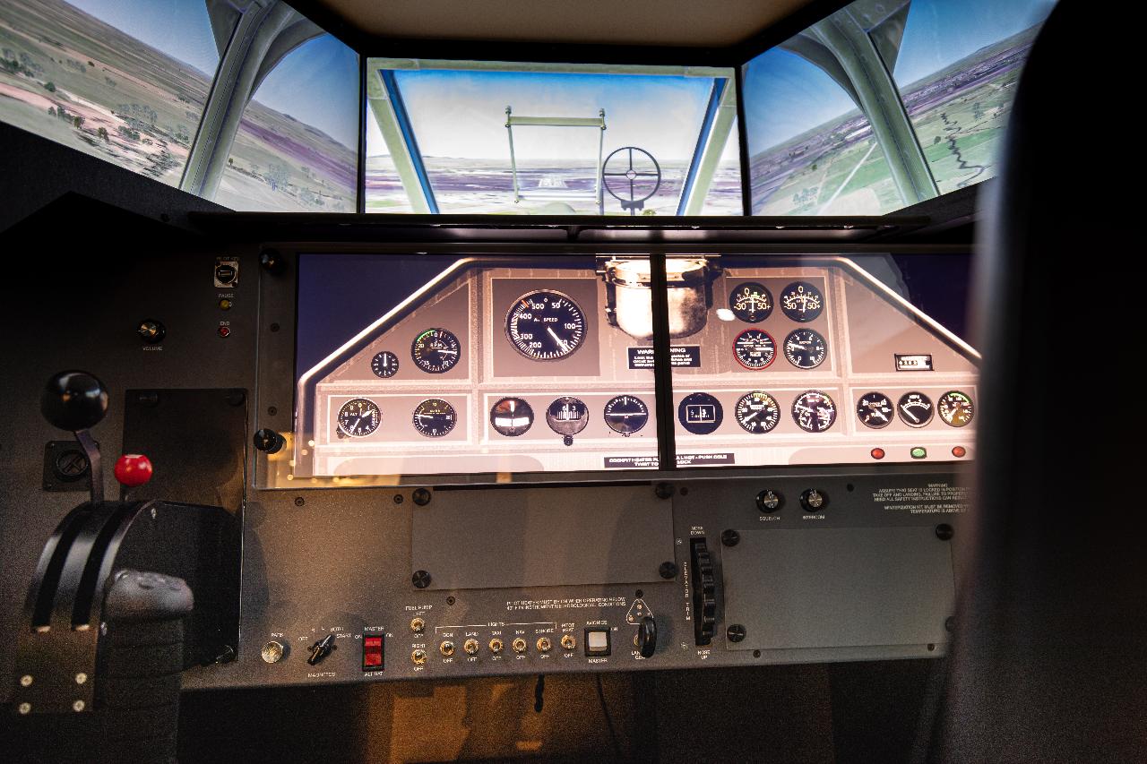  Curtiss P-40 Kittyhawk Flight Simulator Experience