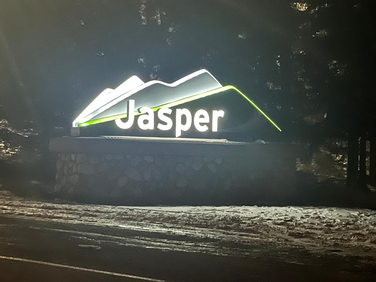 Minivan Airport Shuttle: Jasper to Calgary