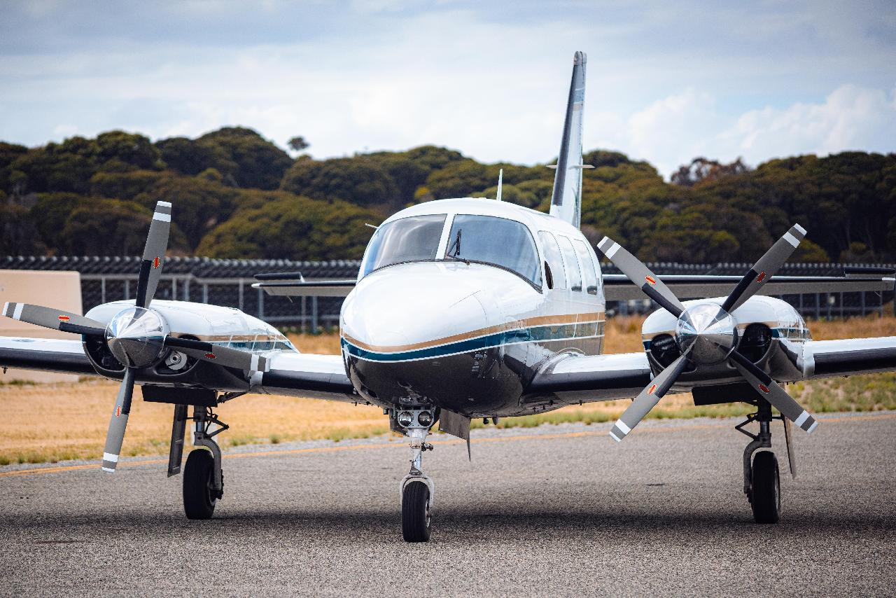 Piper Navajo: Jandakot - Cervantes (Same Day Return or One Way)