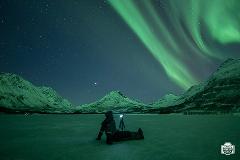 Northern Lights Expedition Active Tour - Extra Small group 6 max - 4x4 vehicle - Hiking / Snowshoeing & Photography
