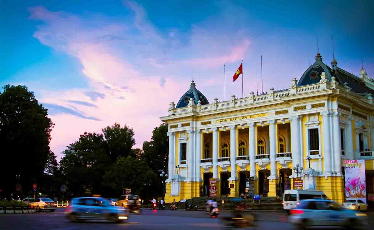 Private Hanoi Shore Excursion with Puppet Show from the port