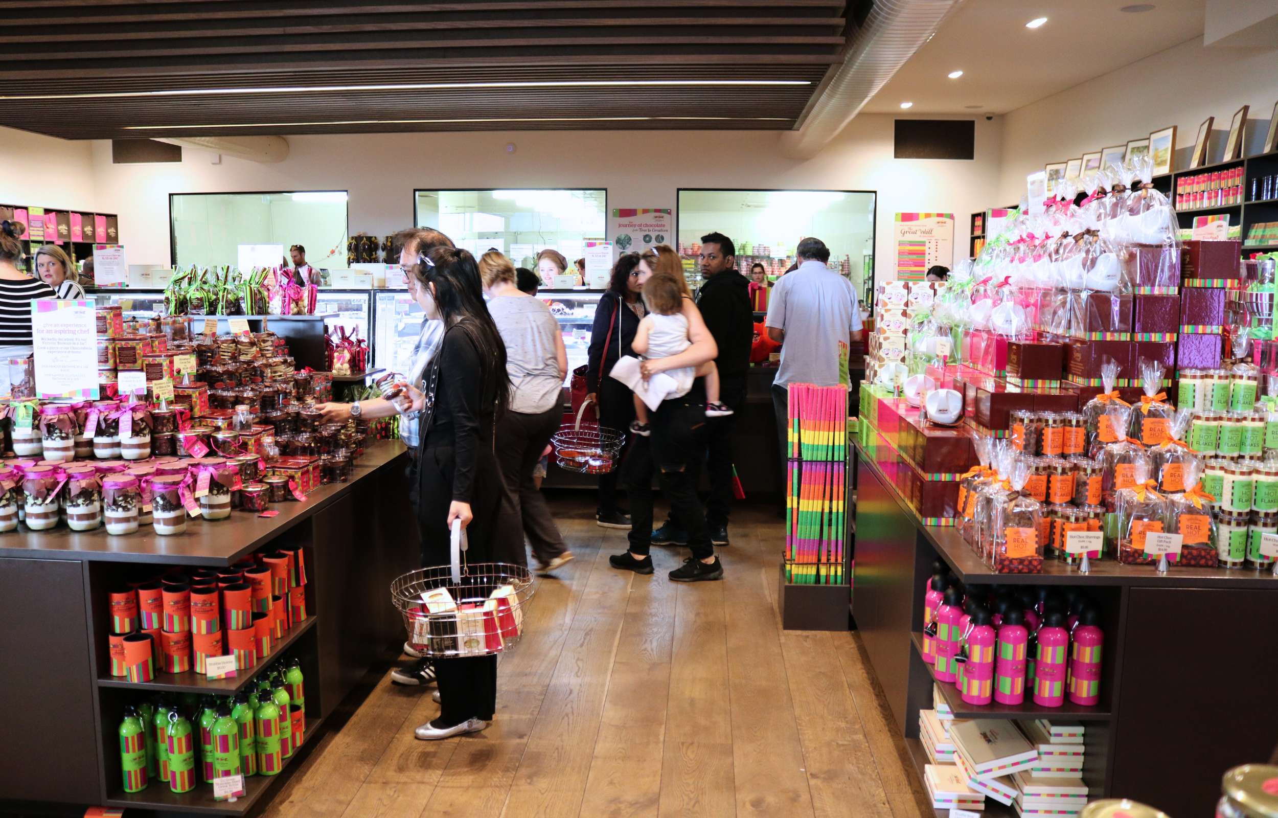 HAPPY GIRLS & BOYS |