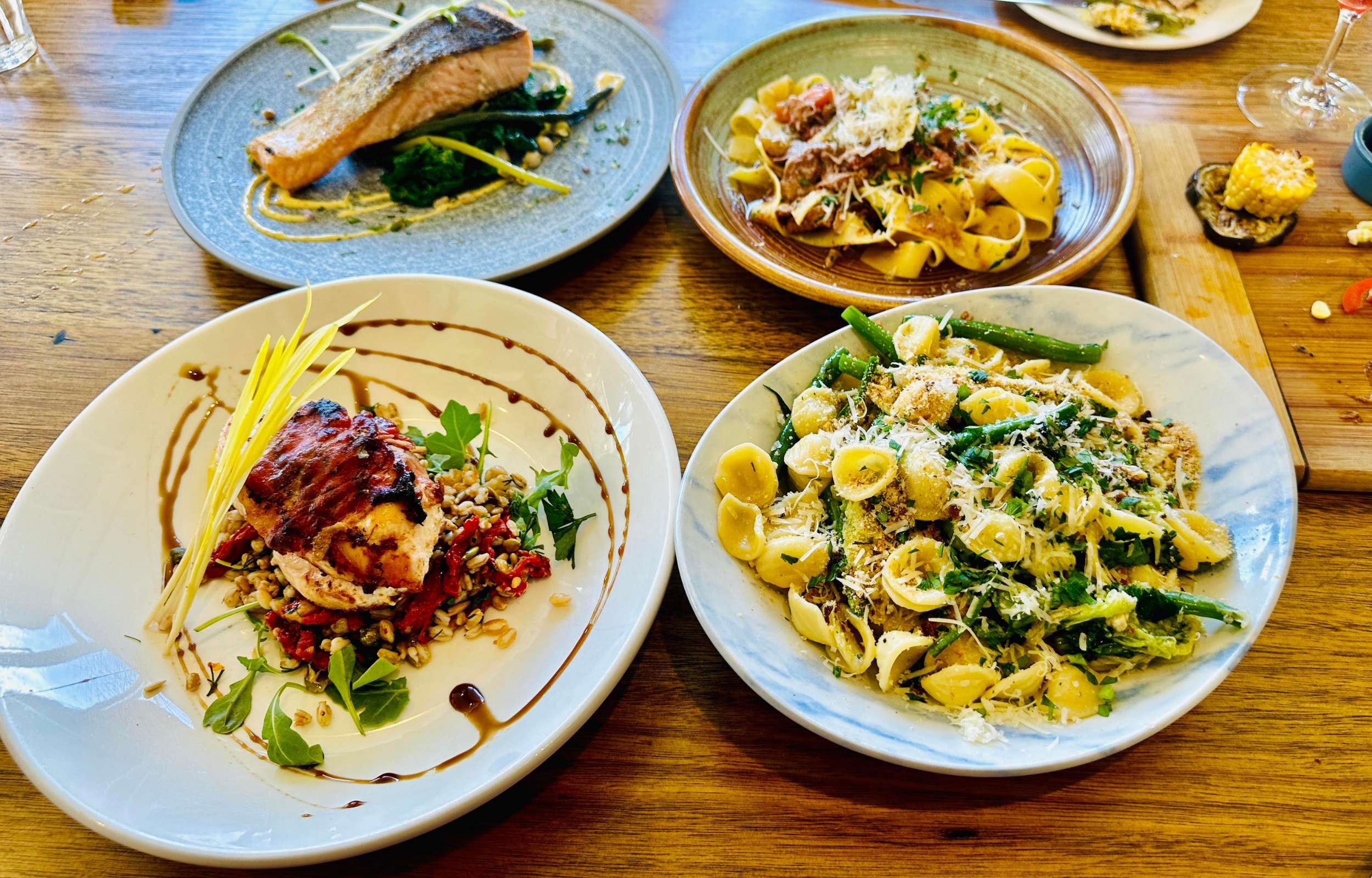 HAPPY GIRLS & BOYS |