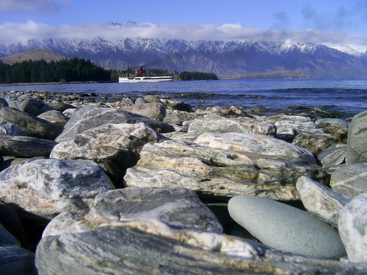 Queenstown to Te Anau Downs (One Way) Bus Transfer 