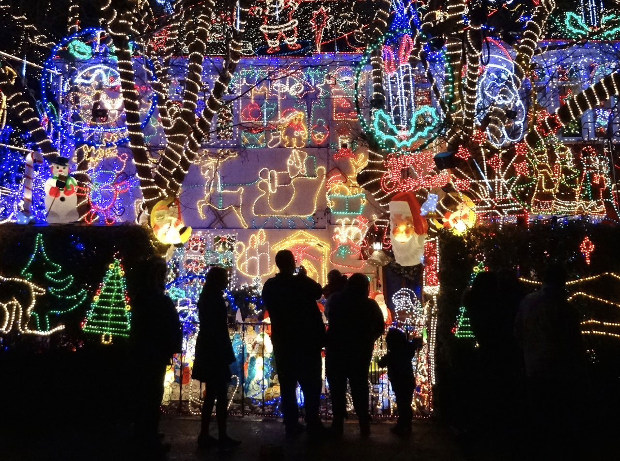 Iconic Adelaide Christmas Lights Tour