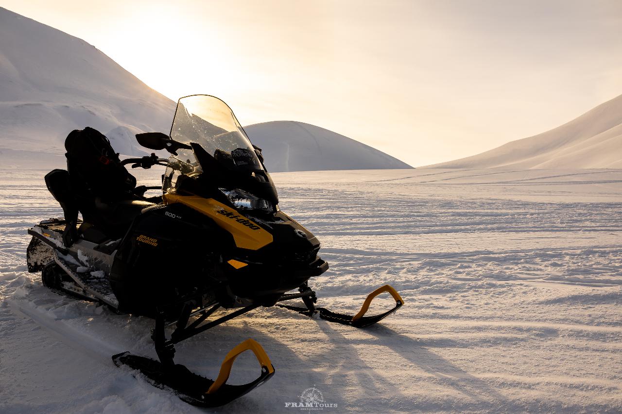 SVALBARD: THE WINTER ADVENTURE