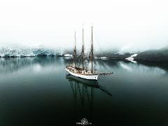 SVALBARD: SAILING LIKE A POLAR HERO