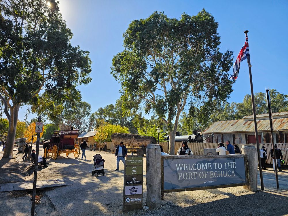 Local Way Tours: Murray River Paddle Steamers & Wine Tour — Perricoota - Photo 2