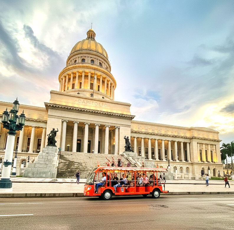 Capitolio Panoramic Sightseeing Tour