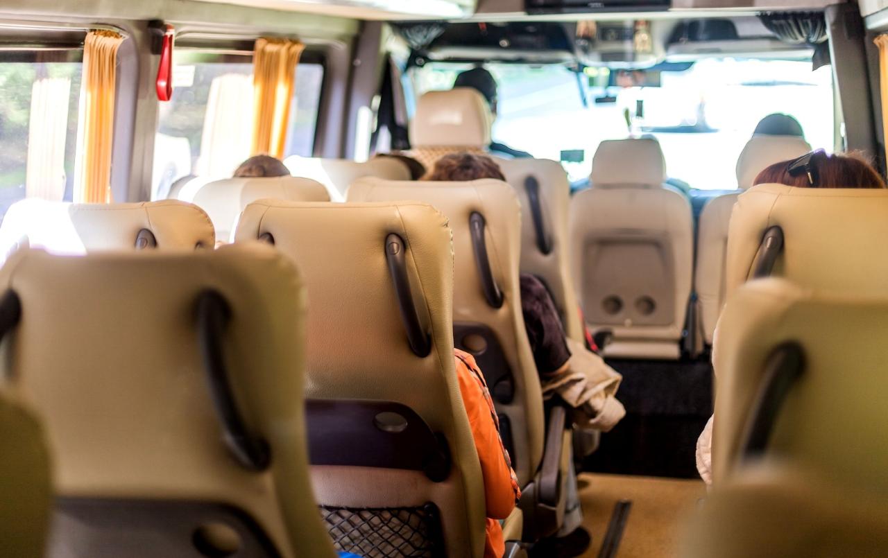 Ho Chi Minh city private transfer by Giaduli | Tan Son Nhat Airport - Downtown District 1,3,4,5,10, Tan Binh, Go Vap, Binh Thanh