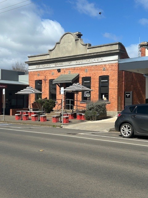 Trentham treasures on foot walking tour